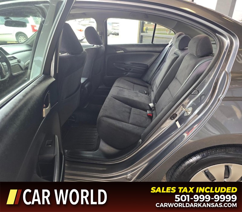 Honda Accord Sedan Vehicle Full-screen Gallery Image 10