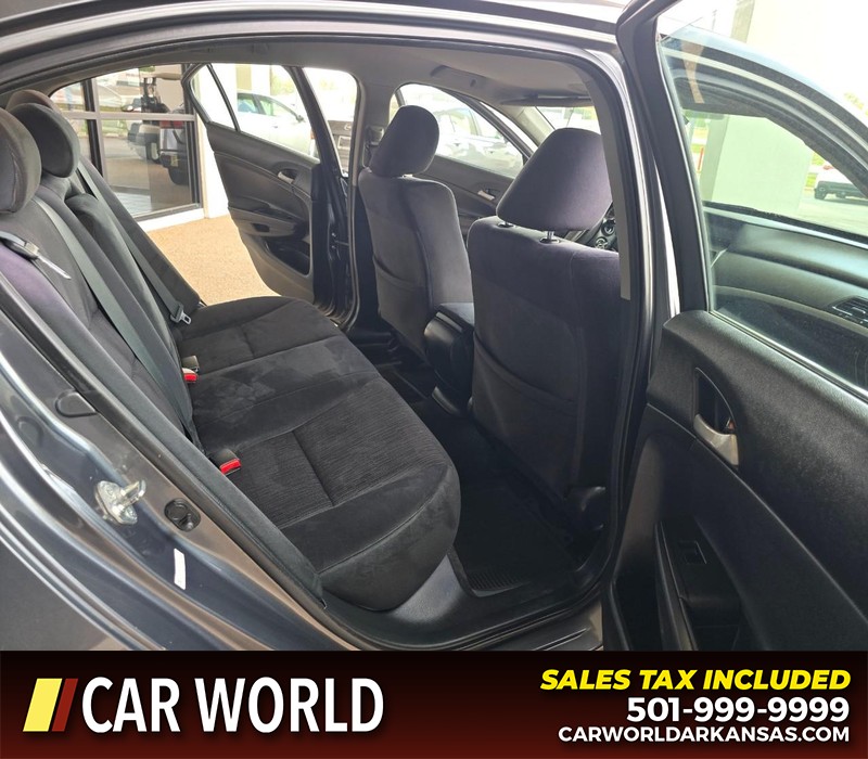Honda Accord Sedan Vehicle Full-screen Gallery Image 12