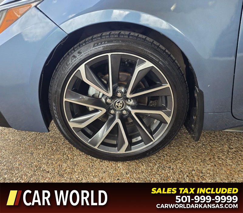 Toyota Corolla Vehicle Full-screen Gallery Image 6