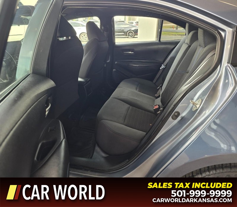 Toyota Corolla Vehicle Full-screen Gallery Image 10