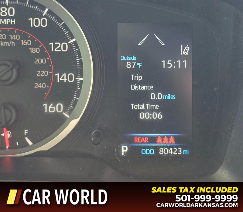 Toyota Corolla Vehicle Full-screen Gallery Image 16