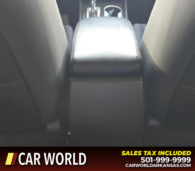 Nissan Altima Vehicle Full-screen Gallery Image 19