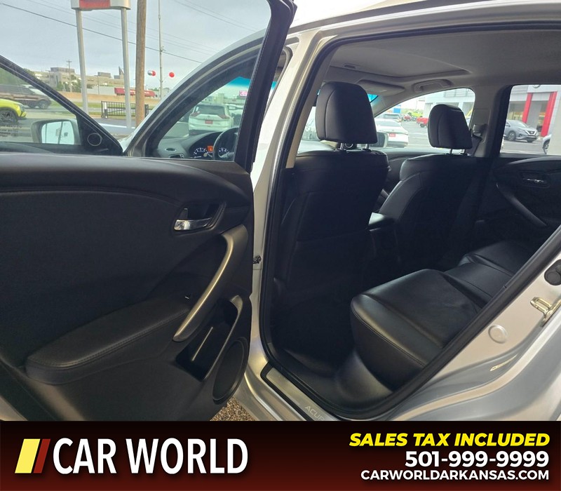 Acura RDX Vehicle Full-screen Gallery Image 9