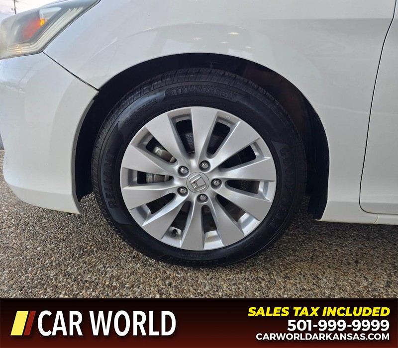 Honda Accord Sedan Vehicle Full-screen Gallery Image 6