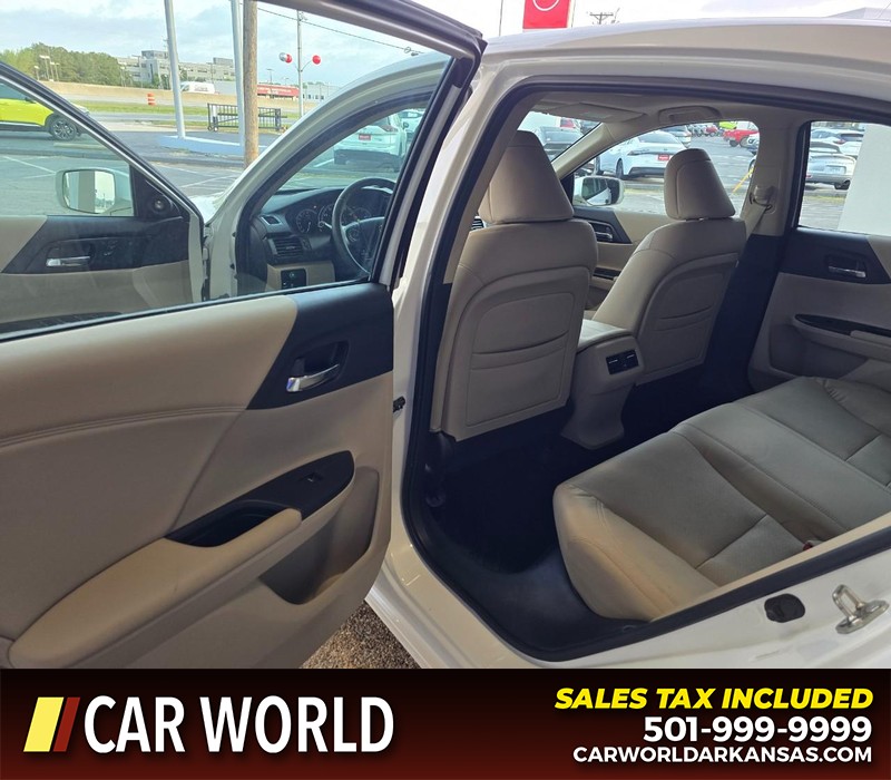 Honda Accord Sedan Vehicle Full-screen Gallery Image 9