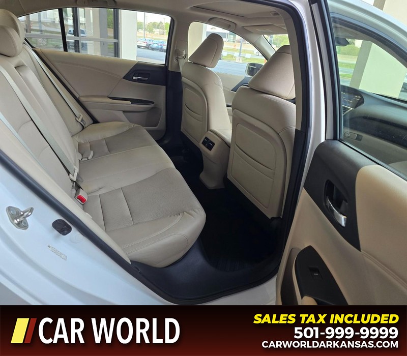 Honda Accord Sedan Vehicle Full-screen Gallery Image 12