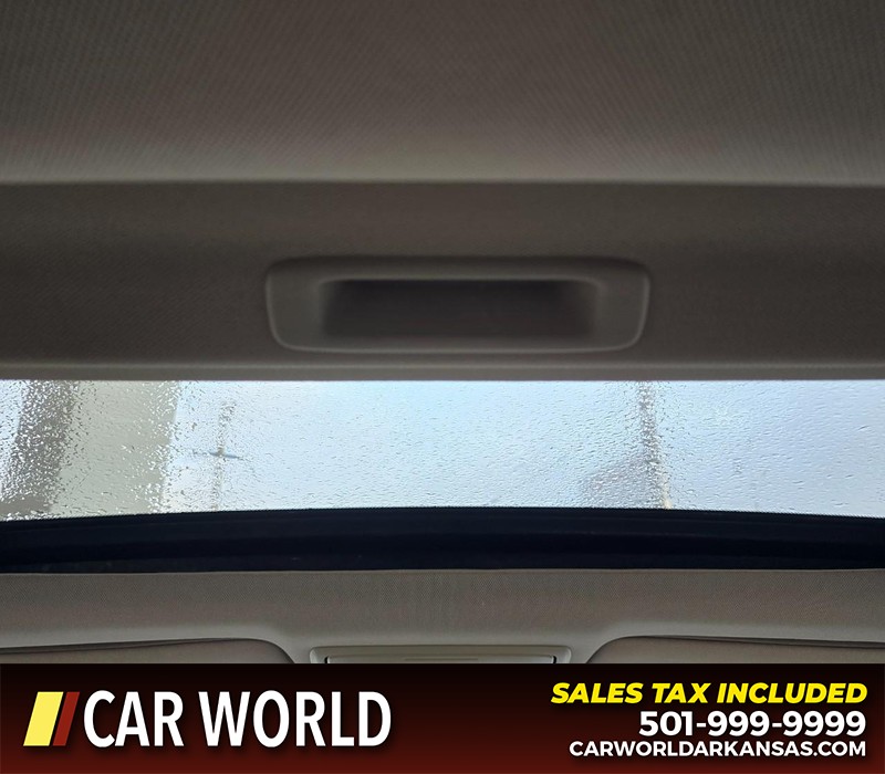 Honda Accord Sedan Vehicle Full-screen Gallery Image 19