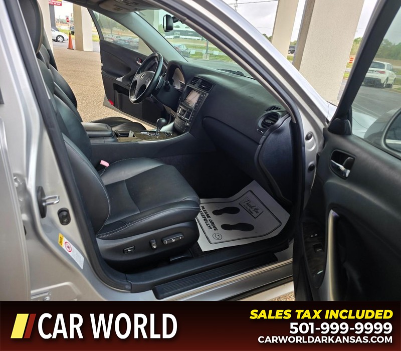 Lexus IS 250 Vehicle Full-screen Gallery Image 11