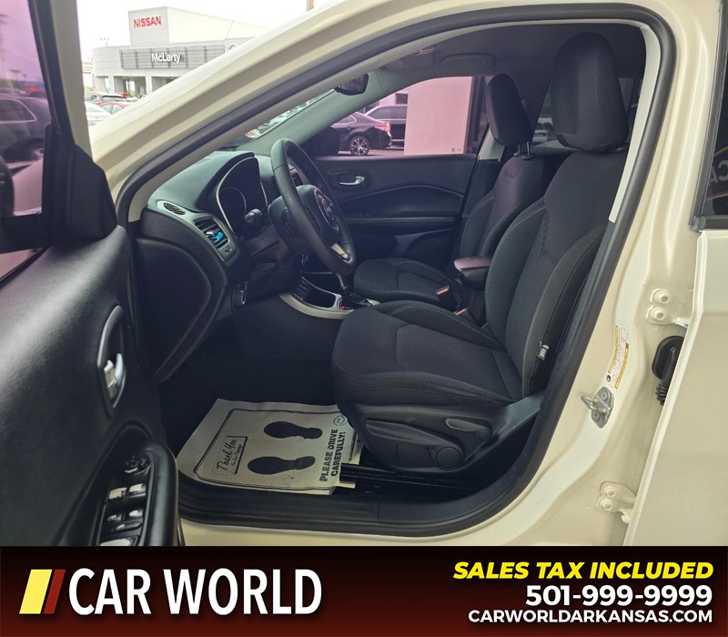 Jeep Compass Vehicle Full-screen Gallery Image 8