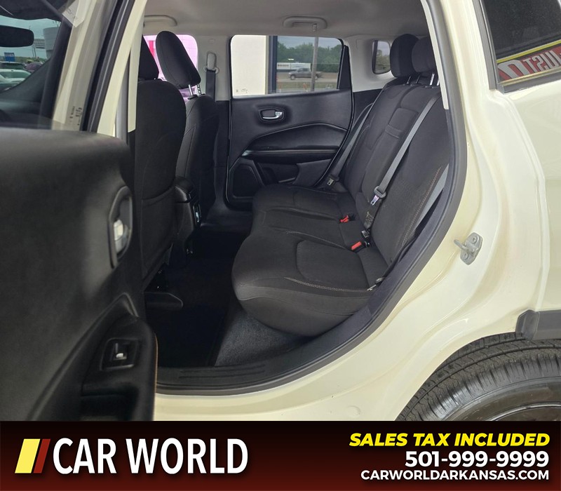 Jeep Compass Vehicle Full-screen Gallery Image 10