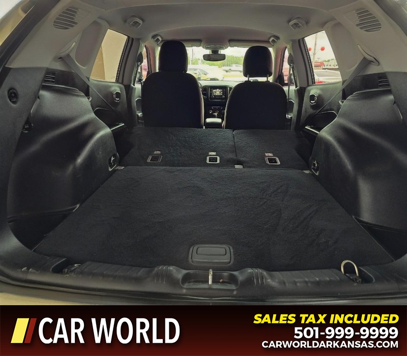 Jeep Compass Vehicle Full-screen Gallery Image 14