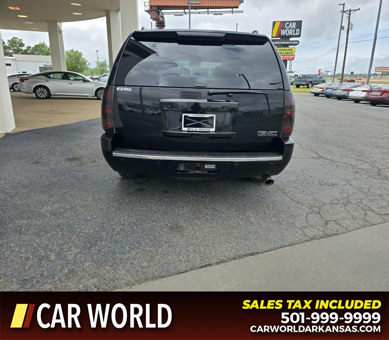 GMC Yukon Vehicle Full-screen Gallery Image 5