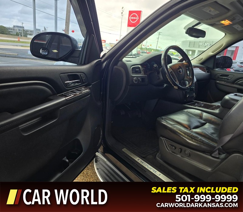 GMC Yukon Vehicle Full-screen Gallery Image 7