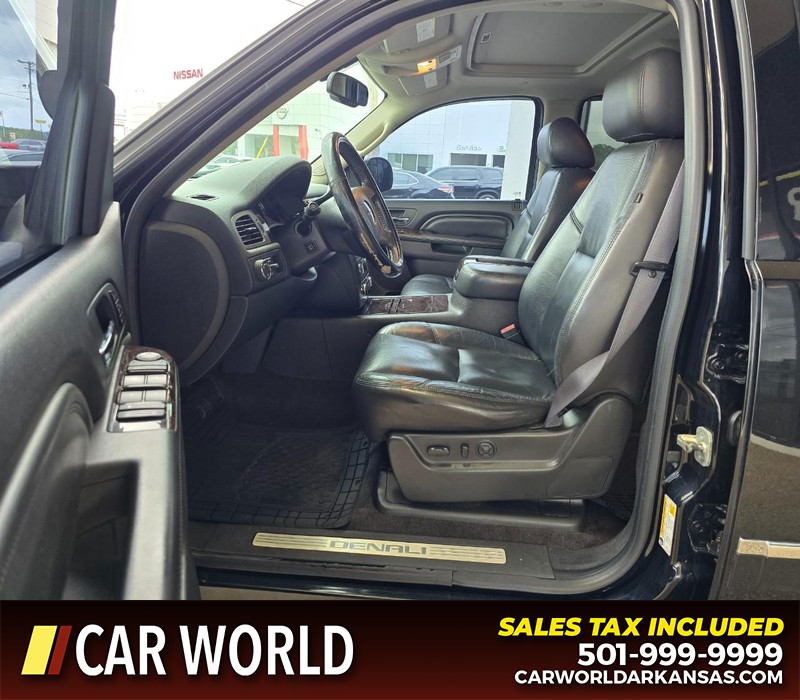 GMC Yukon Vehicle Full-screen Gallery Image 8