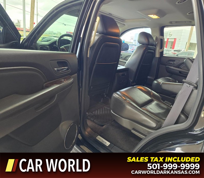 GMC Yukon Vehicle Full-screen Gallery Image 9