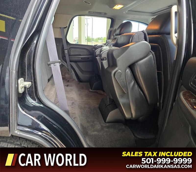 GMC Yukon Vehicle Full-screen Gallery Image 13