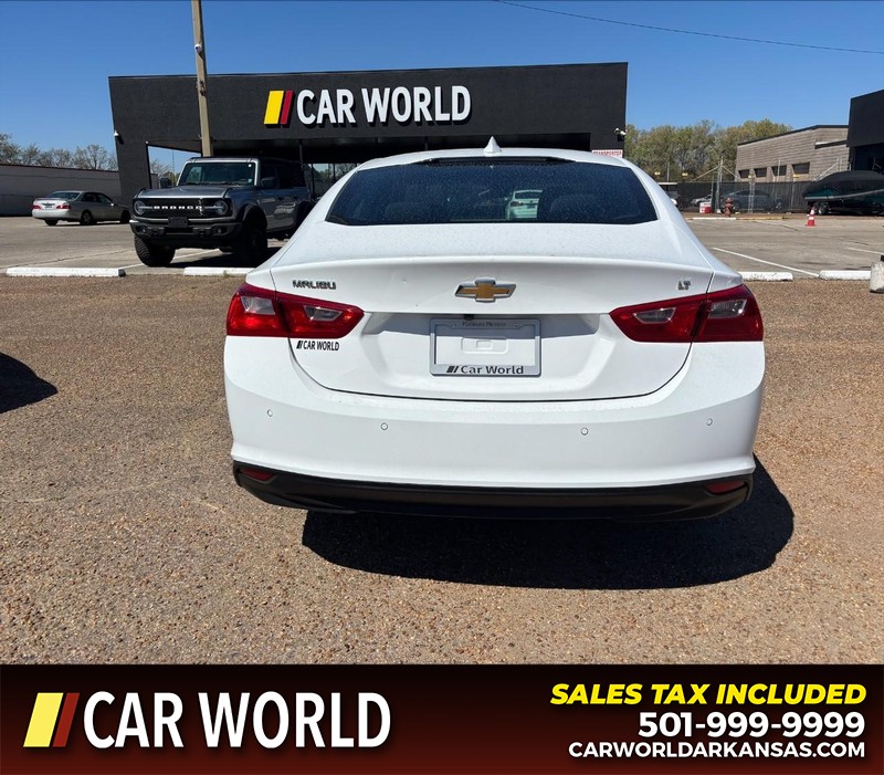 Chevrolet Malibu Vehicle Full-screen Gallery Image 4