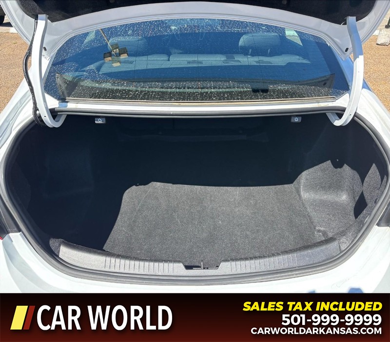 Chevrolet Malibu Vehicle Full-screen Gallery Image 6