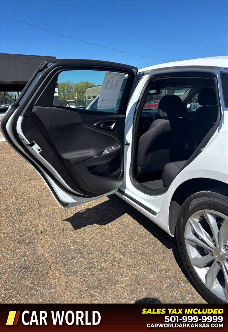 Chevrolet Malibu Vehicle Full-screen Gallery Image 13