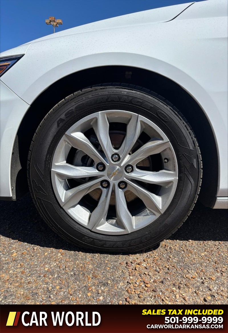 Chevrolet Malibu Vehicle Full-screen Gallery Image 15