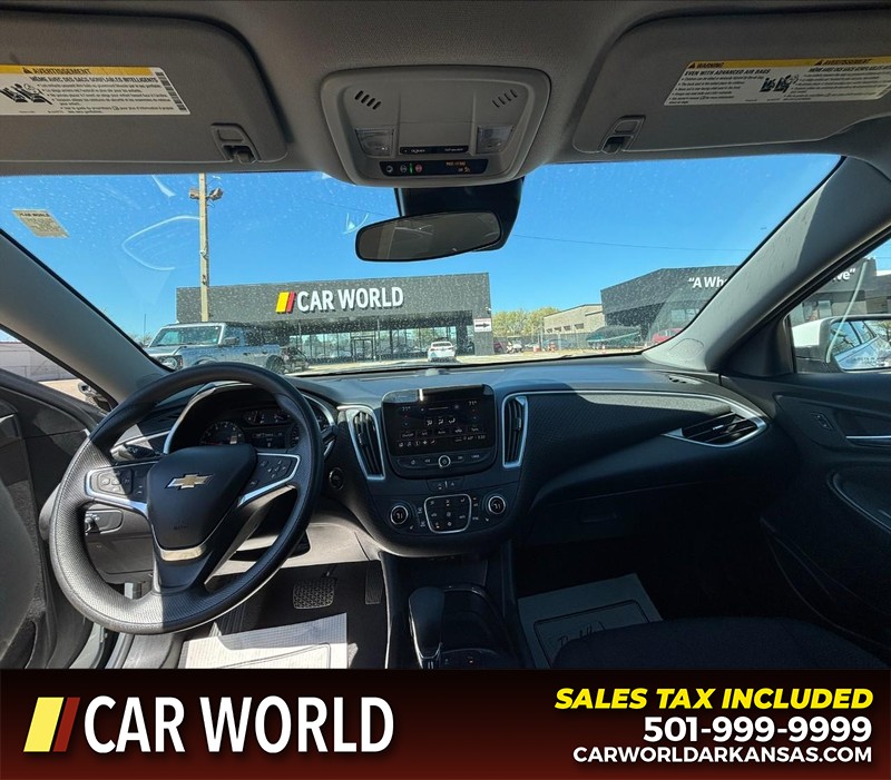 Chevrolet Malibu Vehicle Full-screen Gallery Image 16