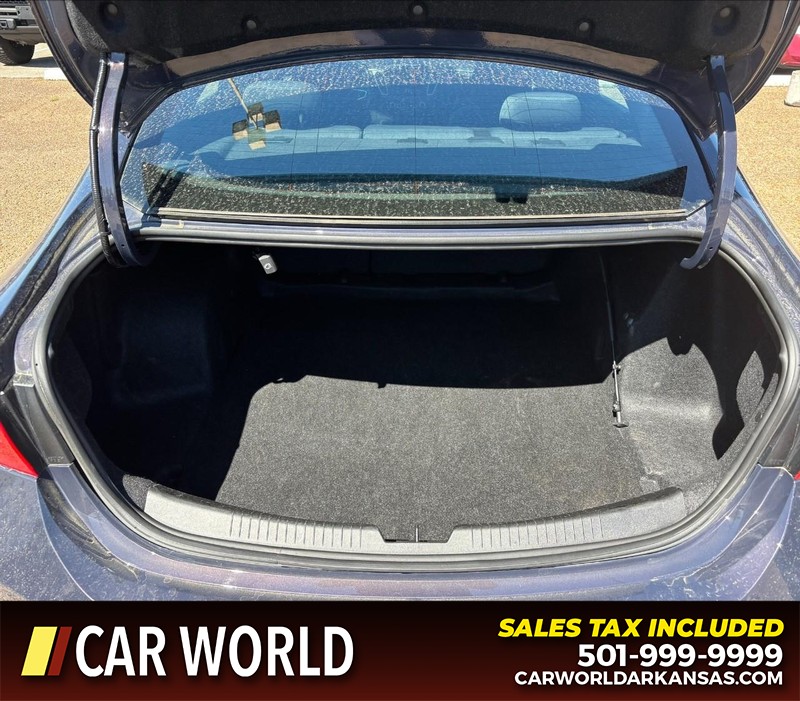 Chevrolet Malibu Vehicle Full-screen Gallery Image 6