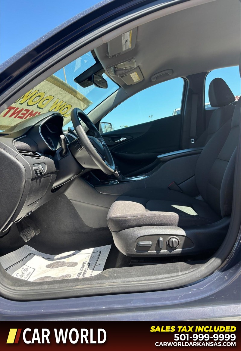 Chevrolet Malibu Vehicle Full-screen Gallery Image 13