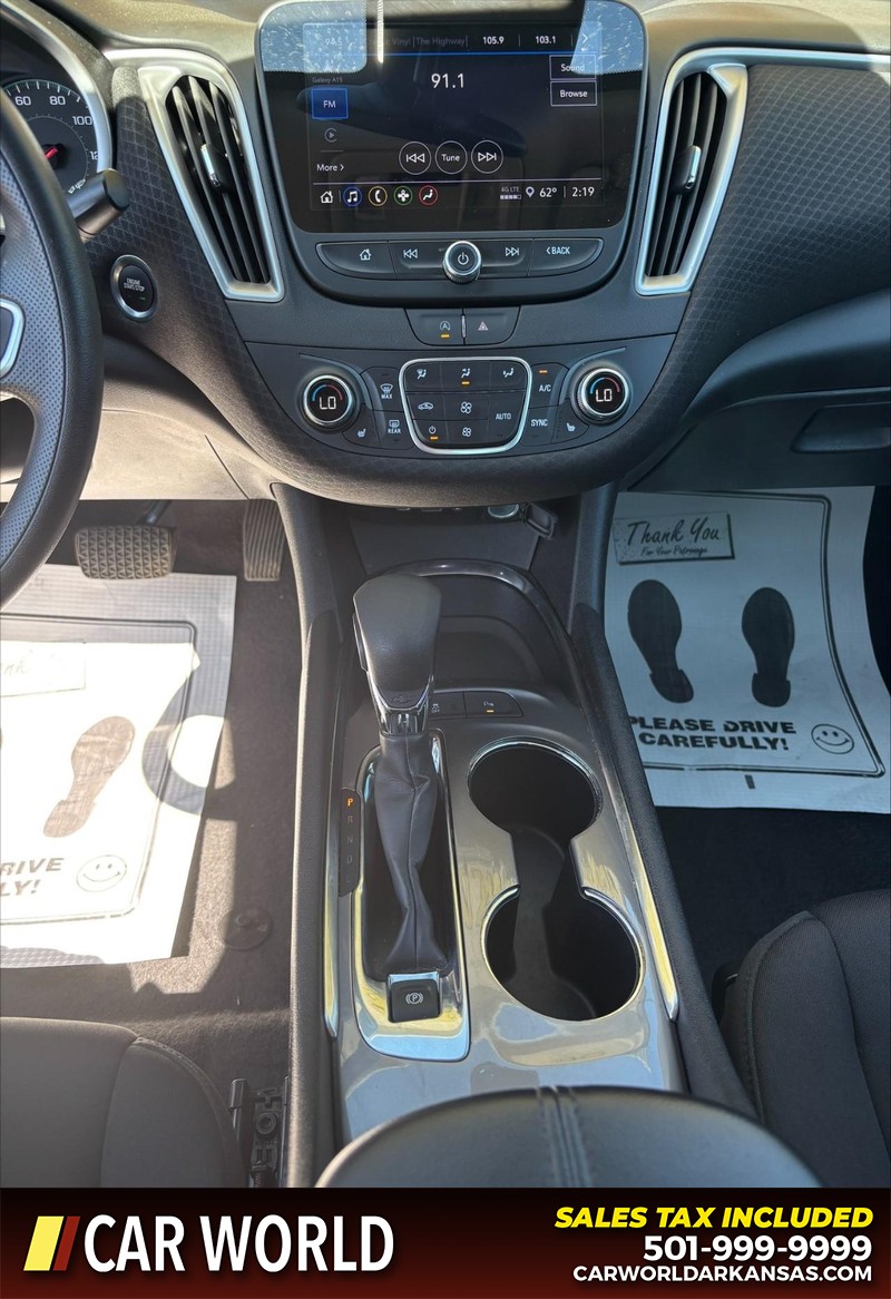 Chevrolet Malibu Vehicle Full-screen Gallery Image 17