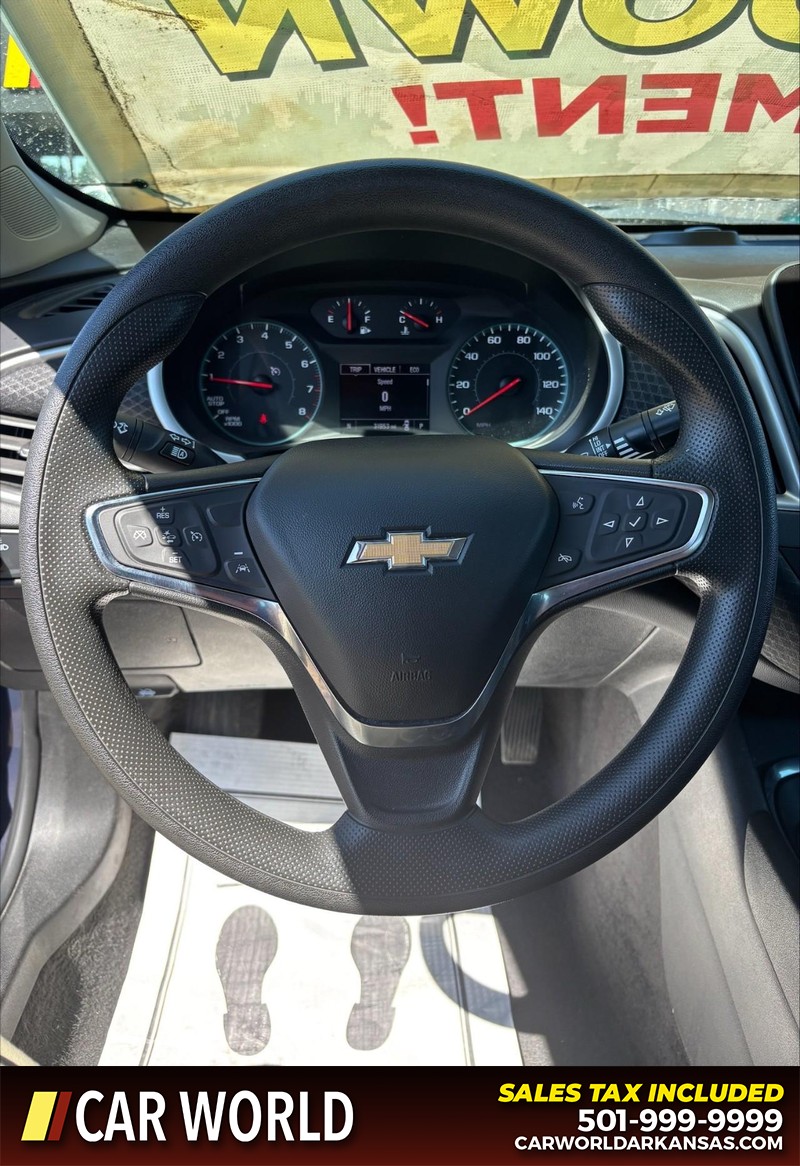 Chevrolet Malibu Vehicle Full-screen Gallery Image 19