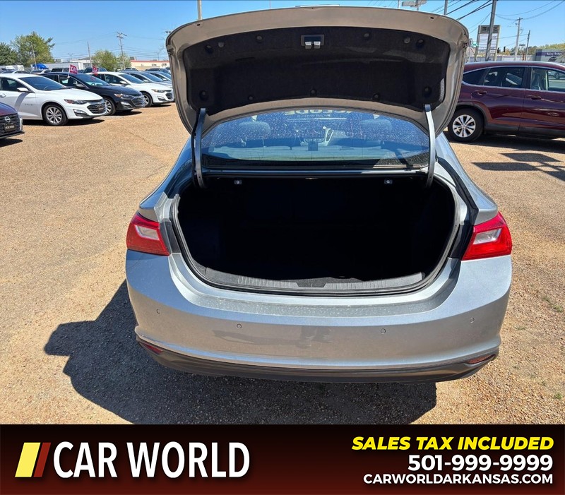 Chevrolet Malibu Vehicle Full-screen Gallery Image 5