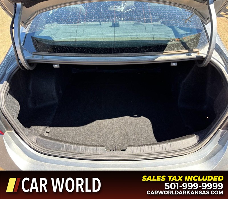 Chevrolet Malibu Vehicle Full-screen Gallery Image 6