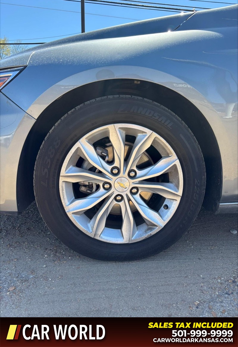 Chevrolet Malibu Vehicle Full-screen Gallery Image 11