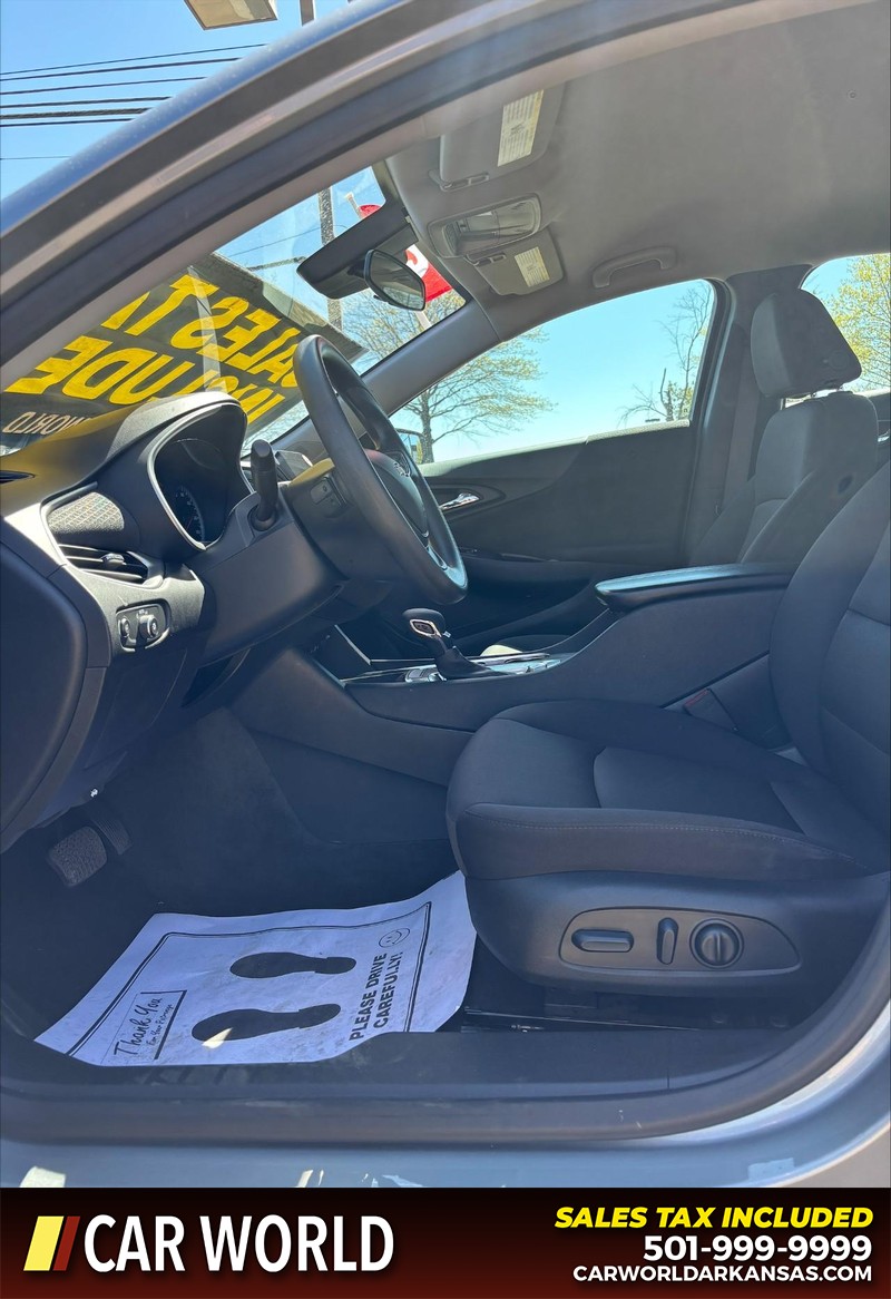 Chevrolet Malibu Vehicle Full-screen Gallery Image 13