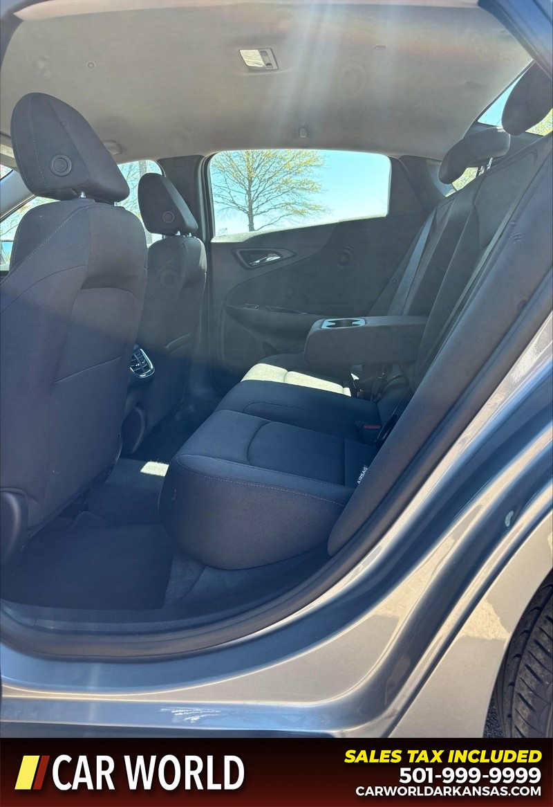 Chevrolet Malibu Vehicle Full-screen Gallery Image 15