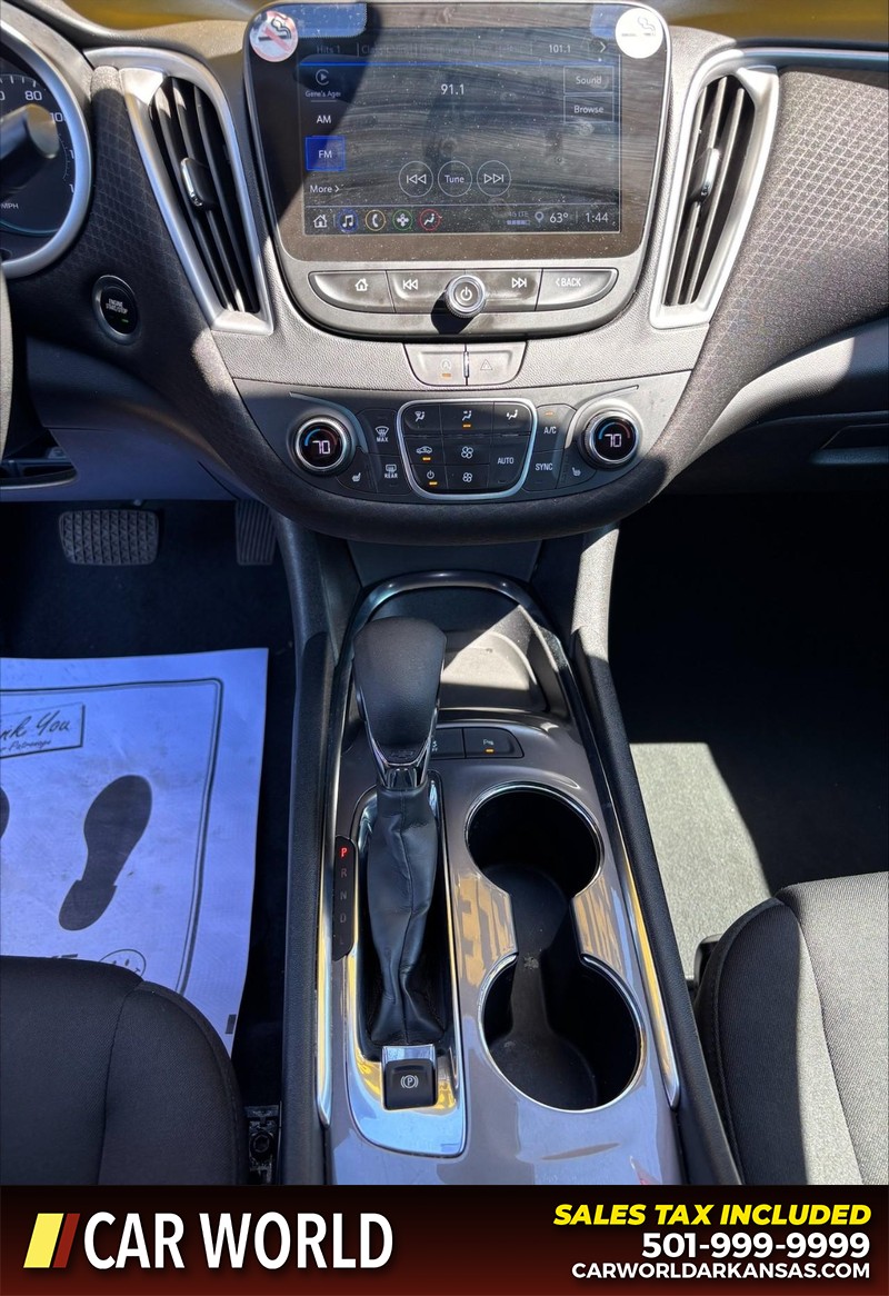 Chevrolet Malibu Vehicle Full-screen Gallery Image 17