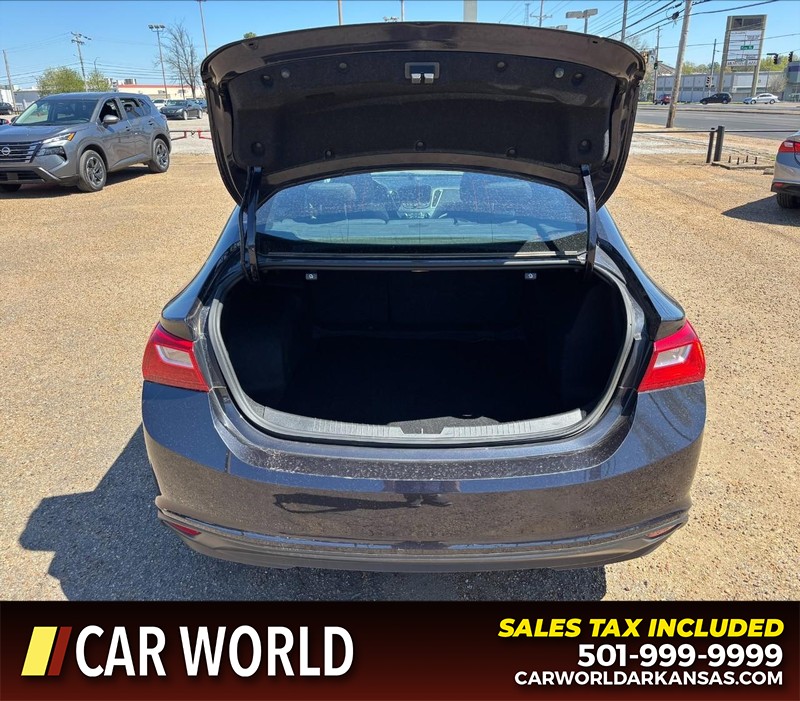 Chevrolet Malibu Vehicle Full-screen Gallery Image 5