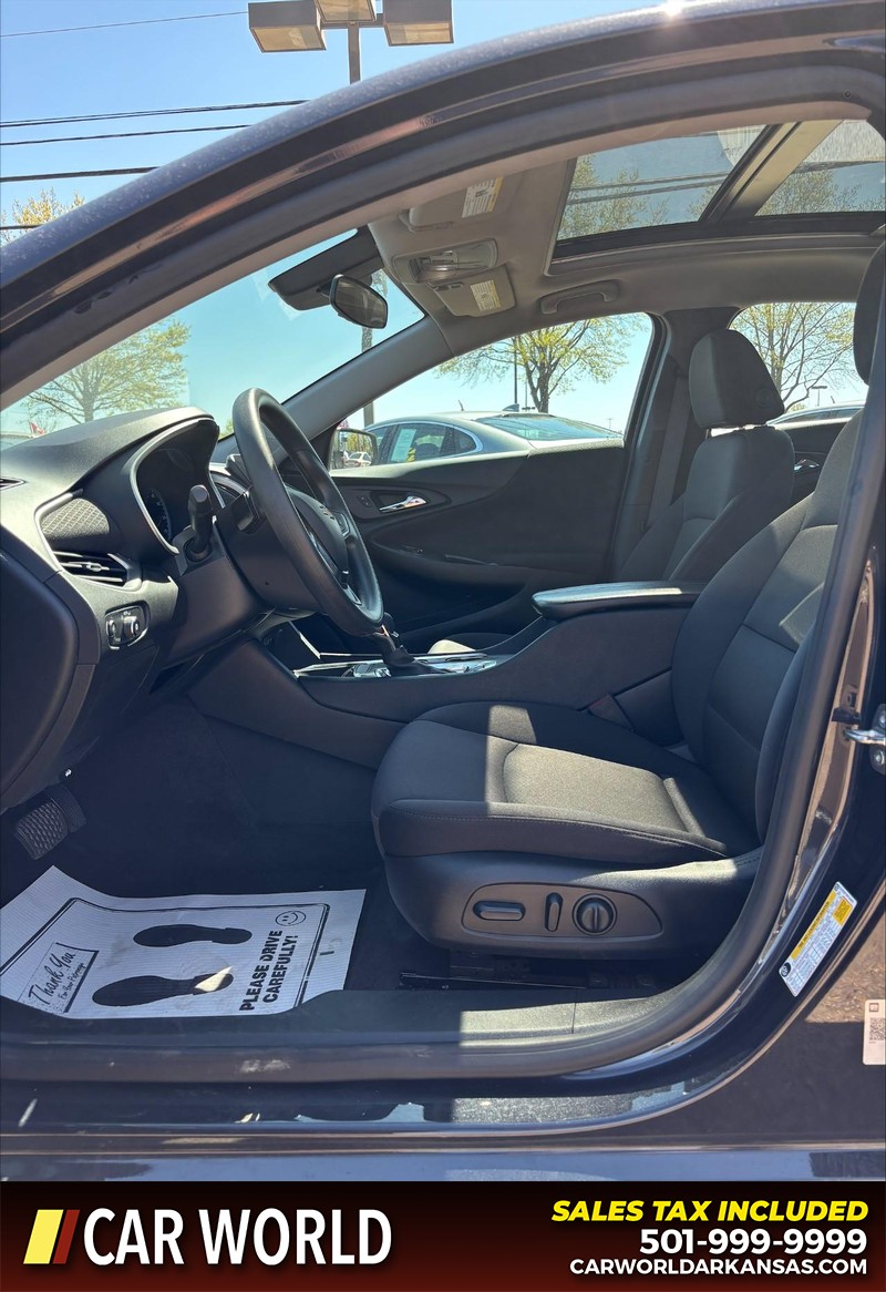 Chevrolet Malibu Vehicle Full-screen Gallery Image 13