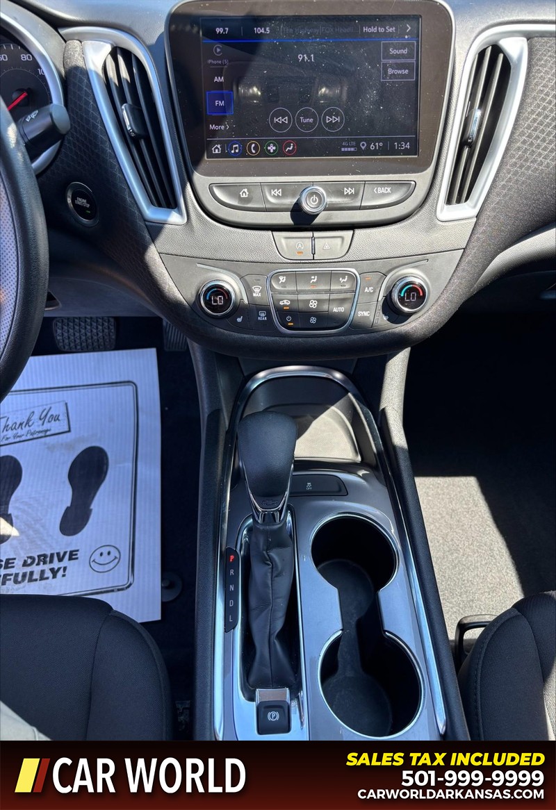 Chevrolet Malibu Vehicle Full-screen Gallery Image 17