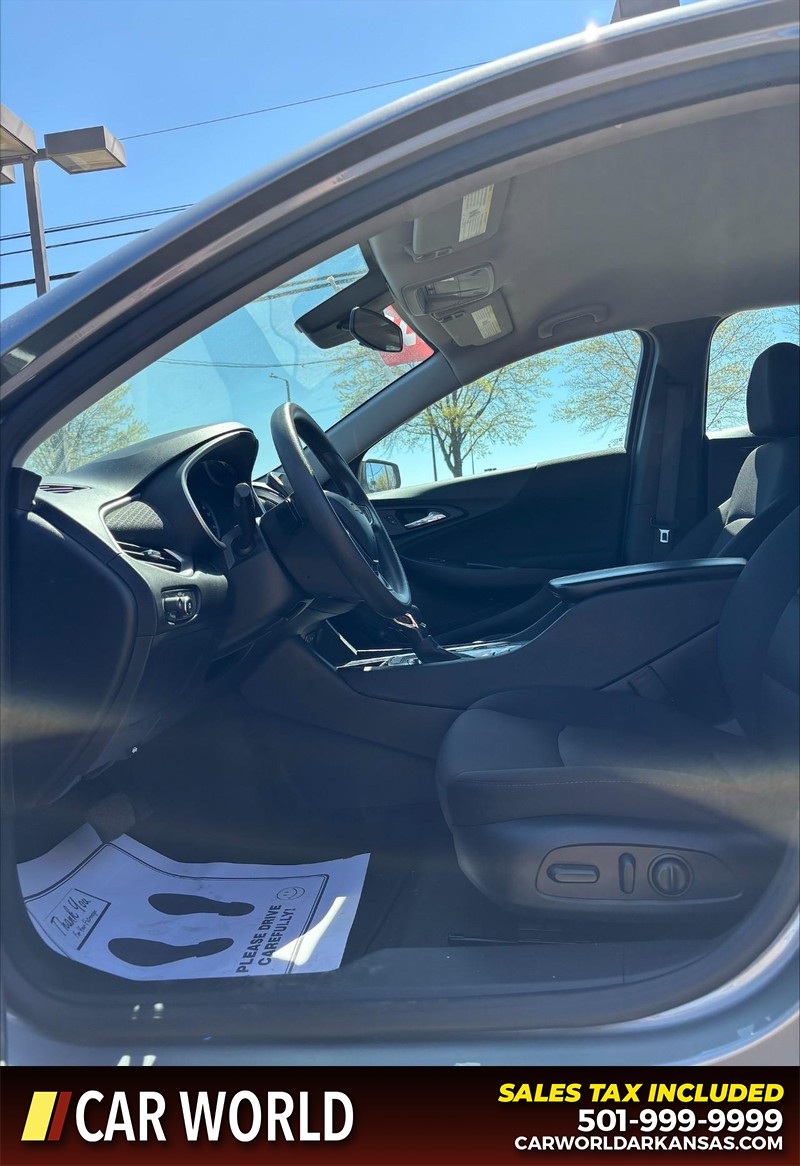 Chevrolet Malibu Vehicle Full-screen Gallery Image 13