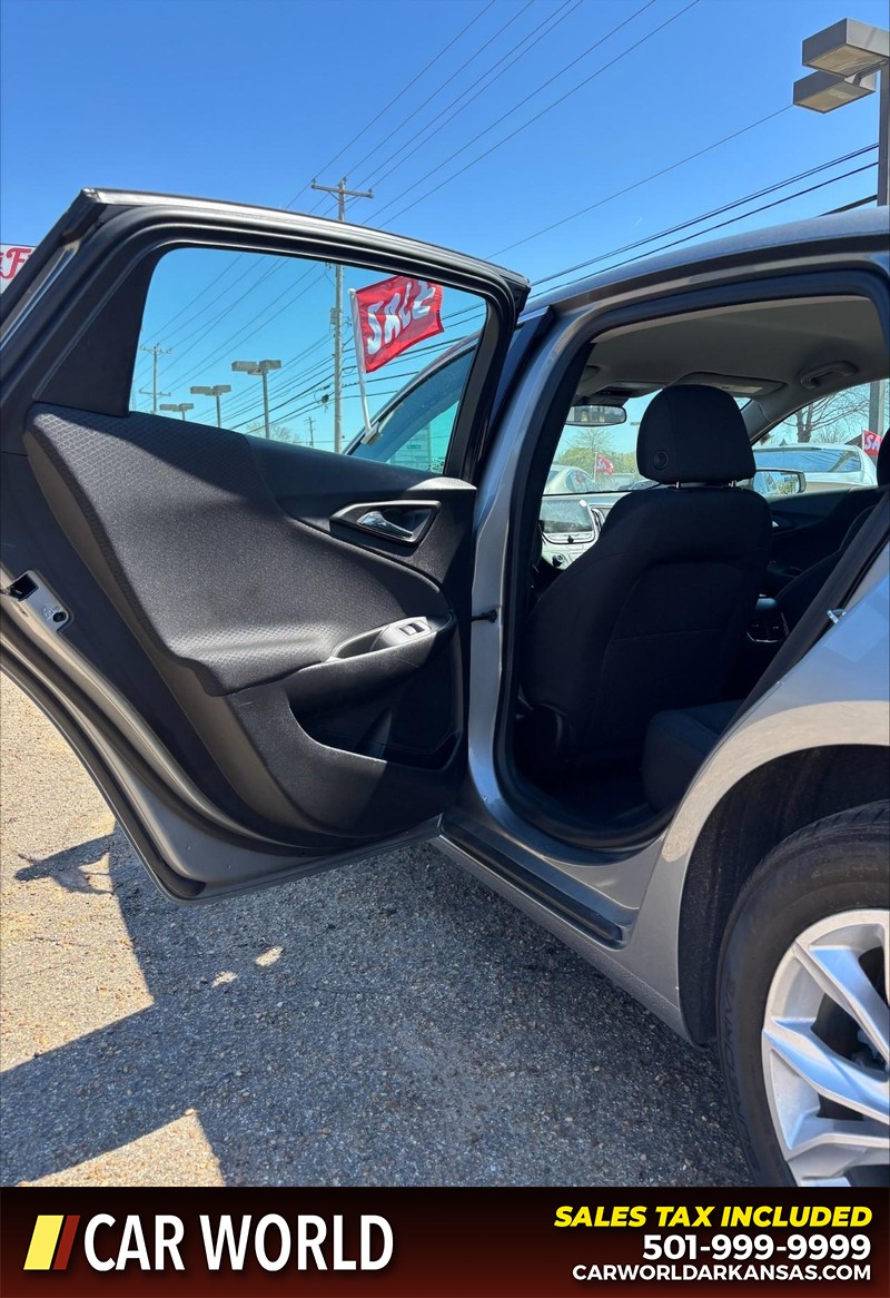 Chevrolet Malibu Vehicle Full-screen Gallery Image 14