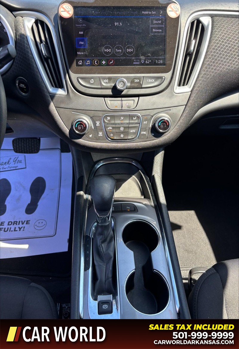 Chevrolet Malibu Vehicle Full-screen Gallery Image 17