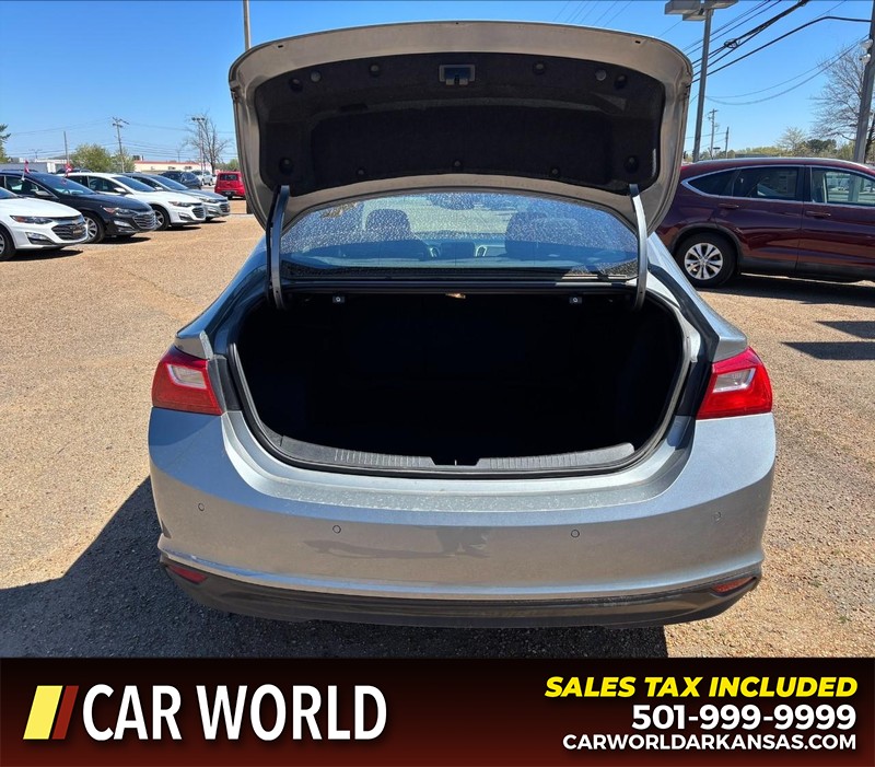 Chevrolet Malibu Vehicle Full-screen Gallery Image 5