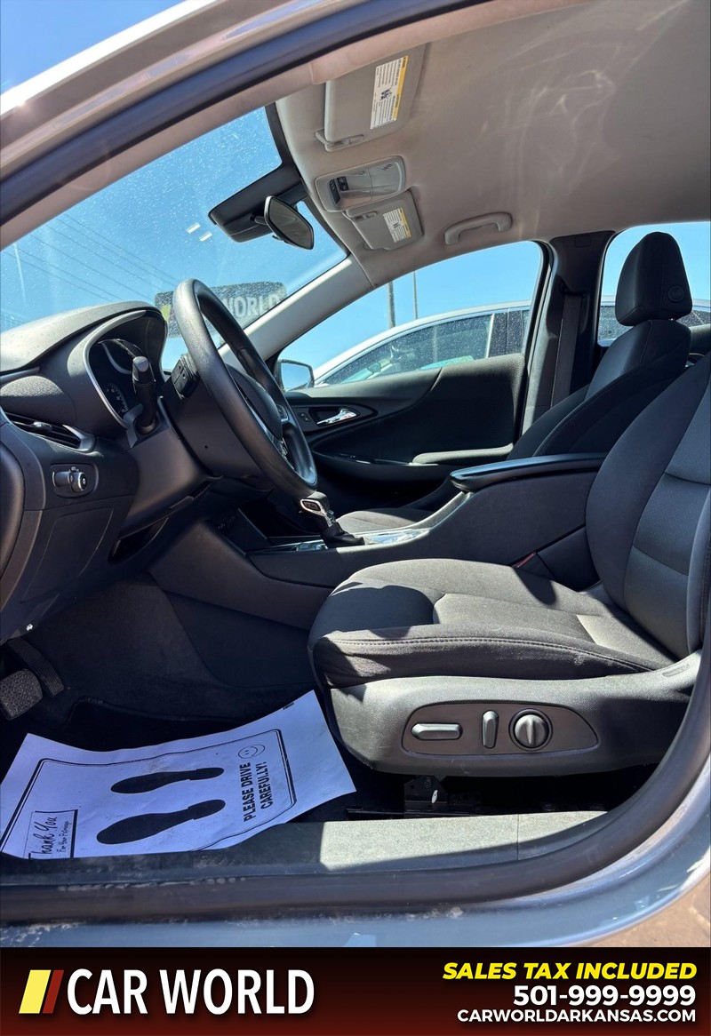 Chevrolet Malibu Vehicle Full-screen Gallery Image 13