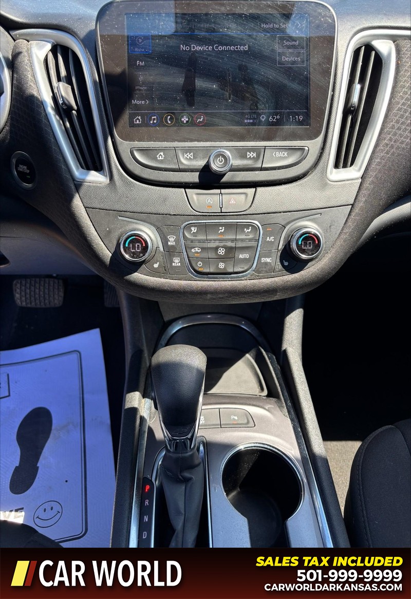 Chevrolet Malibu Vehicle Full-screen Gallery Image 17