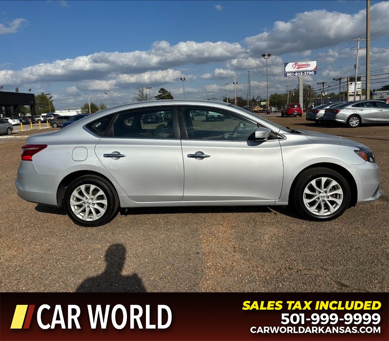 Nissan Sentra Vehicle Full-screen Gallery Image 2