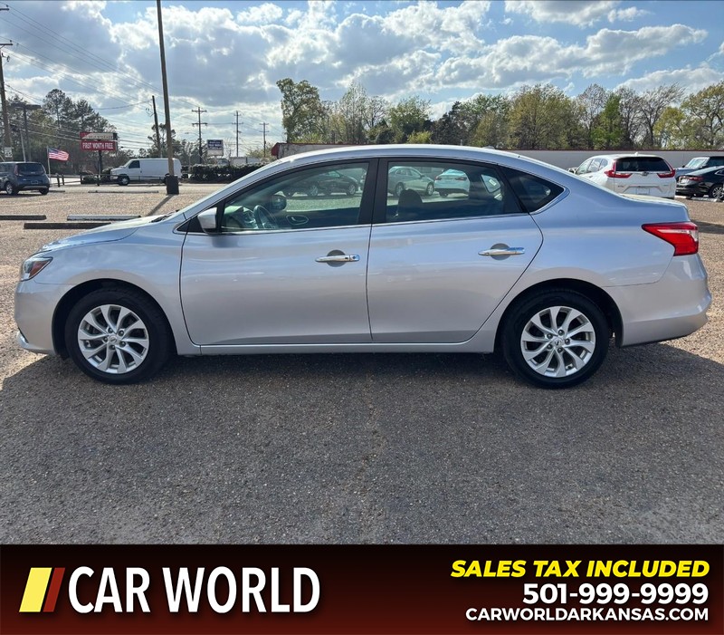 Nissan Sentra Vehicle Full-screen Gallery Image 8