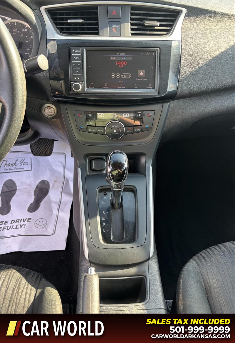 Nissan Sentra Vehicle Full-screen Gallery Image 17