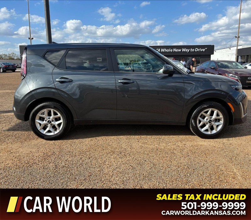 Kia Soul Vehicle Full-screen Gallery Image 2