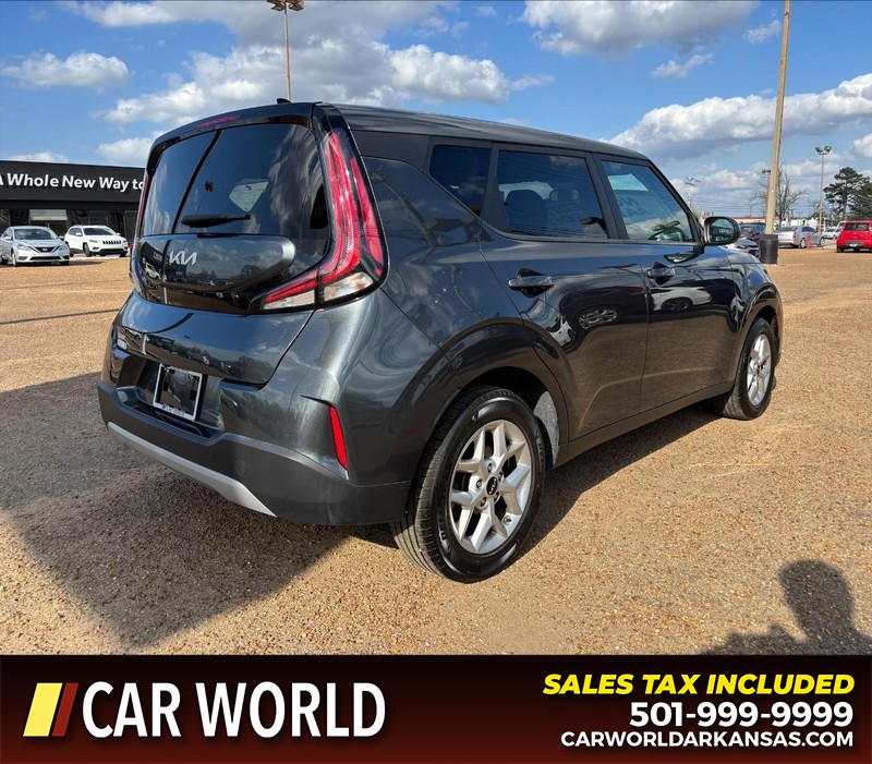 Kia Soul Vehicle Full-screen Gallery Image 3