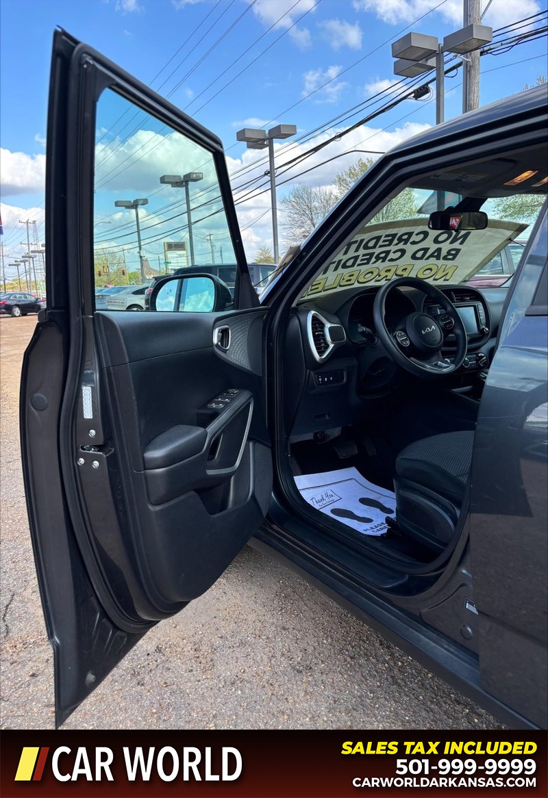 Kia Soul Vehicle Full-screen Gallery Image 12